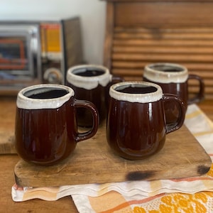 Vintage Brown Drip Glaze Mugs – Set of 4 Bulbous Stoneware Coffee Cups, Made in Taiwan, Rustic 1970s Pottery