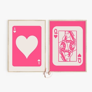Ensemble de 2 affiches tendance, ensemble d’impression rétro, art mural de cartes à jouer Queen of Hearts, Hot Pink Ace of Hearts, Preppy Dorm Room Aesthetic