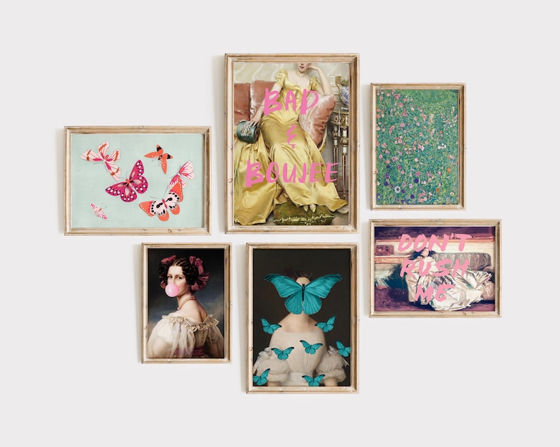 Puede incluir: Una colecci&oacute;n de impresiones art&iacute;sticas enmarcadas con una variedad de im&aacute;genes. Una impresi&oacute;n muestra mariposas sobre un fondo azul claro. Otras impresiones incluyen una mujer con un vestido amarillo con el texto "BAD & BOUJEE", una pintura floral, una mujer con chicle y una mujer con una mariposa y el texto "DON'T RUSH ME".