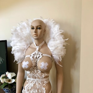 Elizabetan collar white  Feathered collar  feather cape feather cape gothic bridal shawl White feather wedding cape bridal cape Winter
