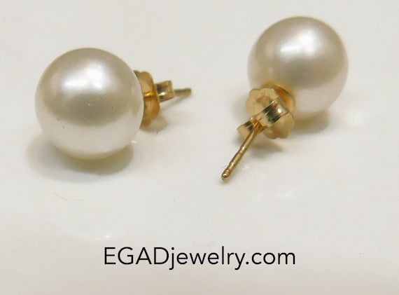 Vintage 14K Yellow Gold saltwater akoya Pearl Post
