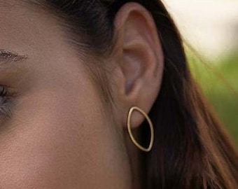 Gold Stud Earrings, Gold Earrings, Minimalist Earrings, Oval Earrings, Geometric Earrings, Simple Earrings, Earrings for Women, Oval Studs