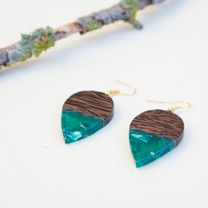 Wood earrings, Boho Earrings, Green earrings, Resin Earrings, Resin Jewelry, Wood Resin Earrings, Earrings Wood, Simple Earrings for women