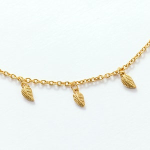 Gold Necklace, Leaf Necklace, Feathers Necklace Gold, Choker Necklace, Multi Charm Choker, Dainty Pendant, Charm Necklace, Layering Necklace 画像 9