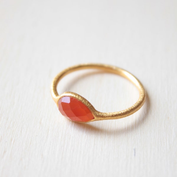 Red Stone Ring, Gem Rings, Carnelian Ring, Coral Ring, Gold Gem Ring, Gemstone Rings for Women, Birthstone Ring for Mom, Gold Gem Stone Ring