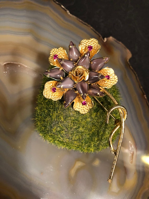 Vintage Weiss Flower Brooch Pin Purple Flower Costume Jewelry