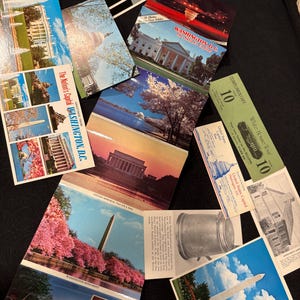 Cartões postais americanos antigos de Washington DC, 8, ingressos para a visita à Casa Branca da década de 1980 e fotos dos ingressos para a visita à capital dos EUA desdobráveis, Americana vintage