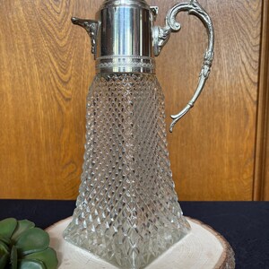Vintage water pitcher/ wine pitcher glass diamond pattern silver plated top, Hollywood regency baroque pitcher decanter Vtg mid century