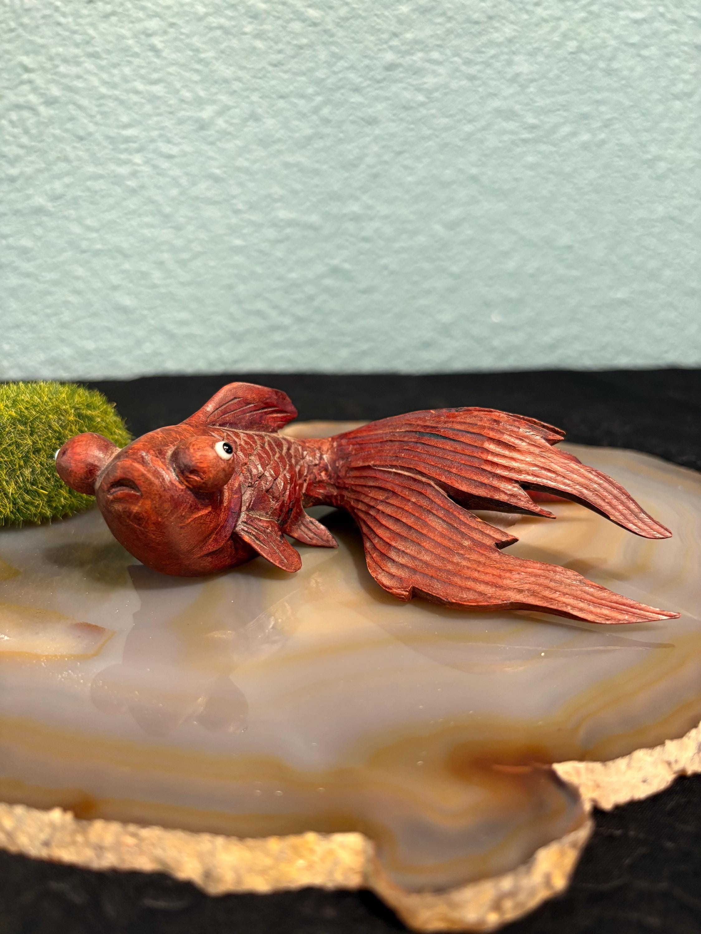 ヴィンテージ木彫り金魚像：中国の民芸彫刻（長さ5インチ） - Etsy 日本