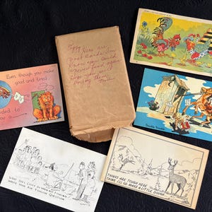 Satz von fünf vintage humorvolle Postkarten in einem Umschlag von Mutter, 1930-50er Jahre Ära lustige Postkarten leer unbenutzte Rückseiten lustige Karten antike Post