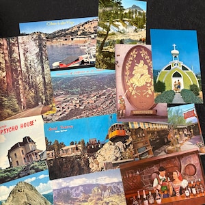 Cartoline d'epoca della California, 12 cartoline della California degli anni '60-'70, una dozzina di cartoline delle vacanze in California, la casa di Psycho, il lago Clear di Palm Springs