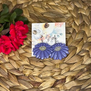 Lila Blumen Ohrringe