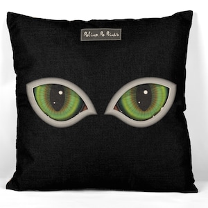 Funda de almohada con gato de ojos verdes: un acogedor regalo artístico para amantes de los gatos, decoración de dormitorio o un detalle de habitación único con estilo y carácter felino.