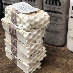 Honig & Haferflocken, ätherisches Muskatellersalbeiöl, Sheabutter. 4oz Barren
