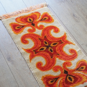 Space age * rug * wool * Dutch design * orange, yellow and red * 70s * very good vintage condition