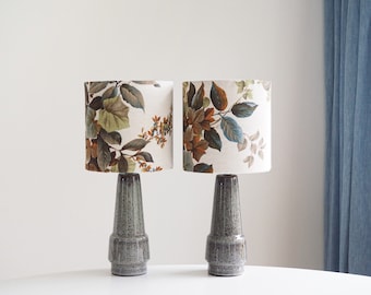 Set of 2 * table lamps * ceramic foot * vintage fabric shades * mid century * very good vintage condition