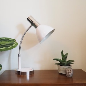 Targetti Sankey * desk lamp * white * metal and chrome * mid century * good vintage condition