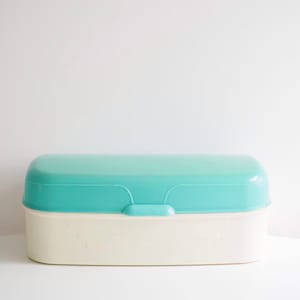Curver * breadbin * mint and off white * plastic * mid century * very good vintage condition