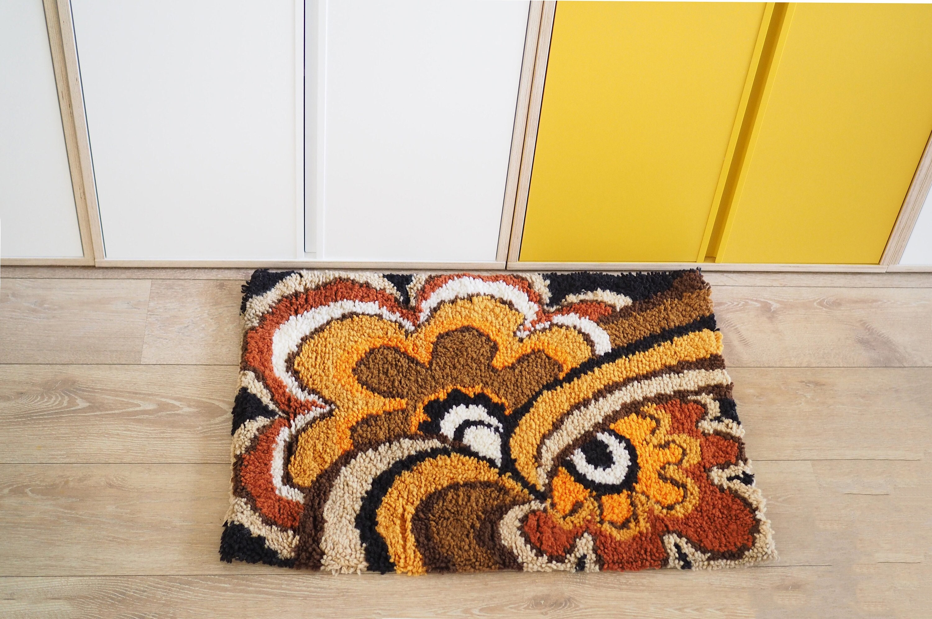 ＊glueさま専用 Vintage rug 05＊ Space Age * Back * SMYRNA * Wool * Orange, Beige, White and Brown