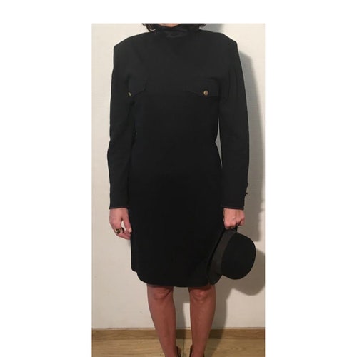 Vintage shops straight dress 80s/90s, shoulder pads and buttoned closure in the back, Clémentine Joya by Max Chaoul, Made in France