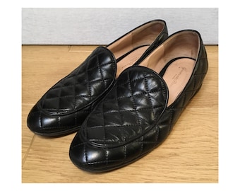 Beautiful black leather moccasins/sleepers, quilted stitching, Gianvito Rossi, Milano