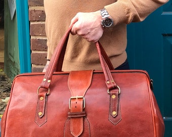 Handcrafted leather travel bag Gladstone bag over night bag in tan. Unisex