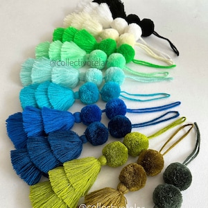 pom pom tassel bag charm, mexico pom tassel for handbags, pom pom for purses, gift for guests, mexico wedding favors, handmade event gift