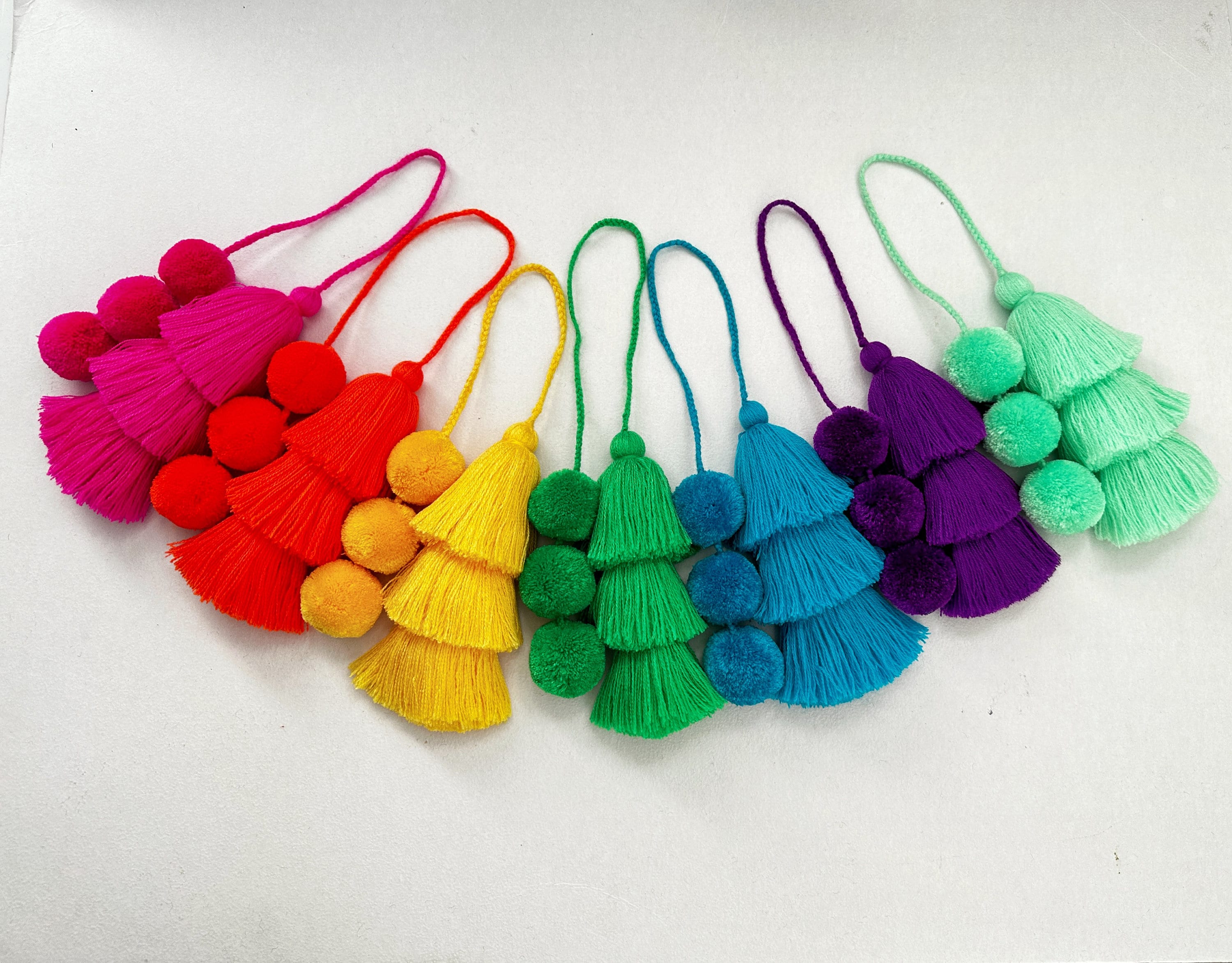 Junkin 4 Pieces Pom Pom Tassel Keychain Colorful Backpack Keychain Women  Cute Bag Charms Bohemian Purse Tassels Bag Tassel Charm Handbag Purse  Pendant