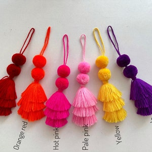 Portachiavi Con Nappe E Pom Pom Colorati - Charm Boho Per Borsa E Accessori - Set Con 2 Clip Magnetiche
