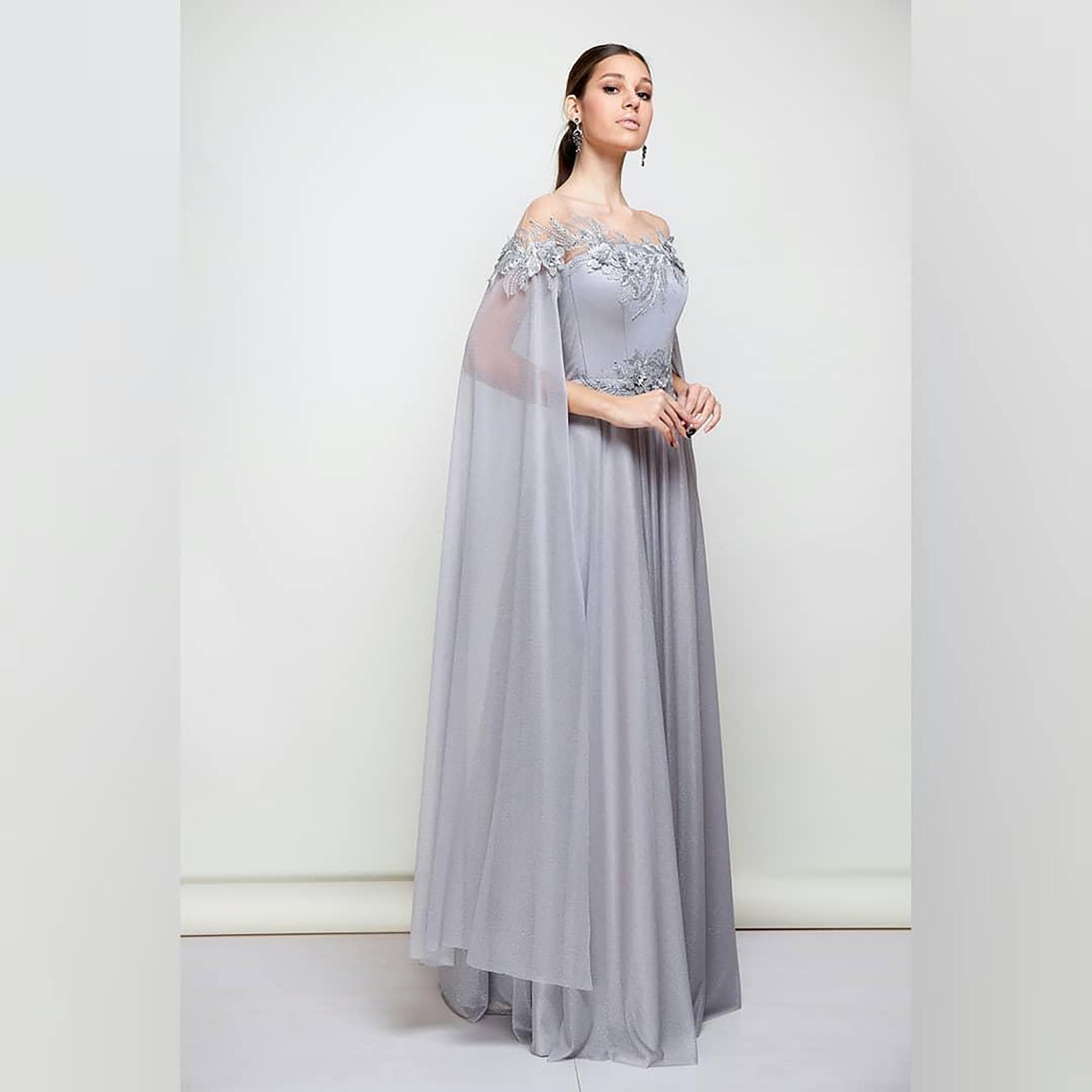 Langes Tüll Hochzeitskleid GrauEs Brautjungfernkleid 3D ...