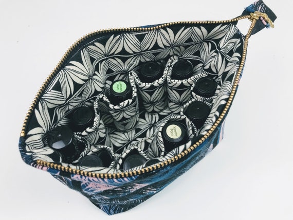 essential oil travel pouch