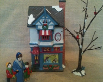 Ausgefallene Abteilung 56 Snow Village - Marvel's Beauty Salon im Ruhestand