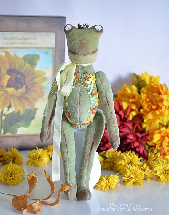 teddy bear frog