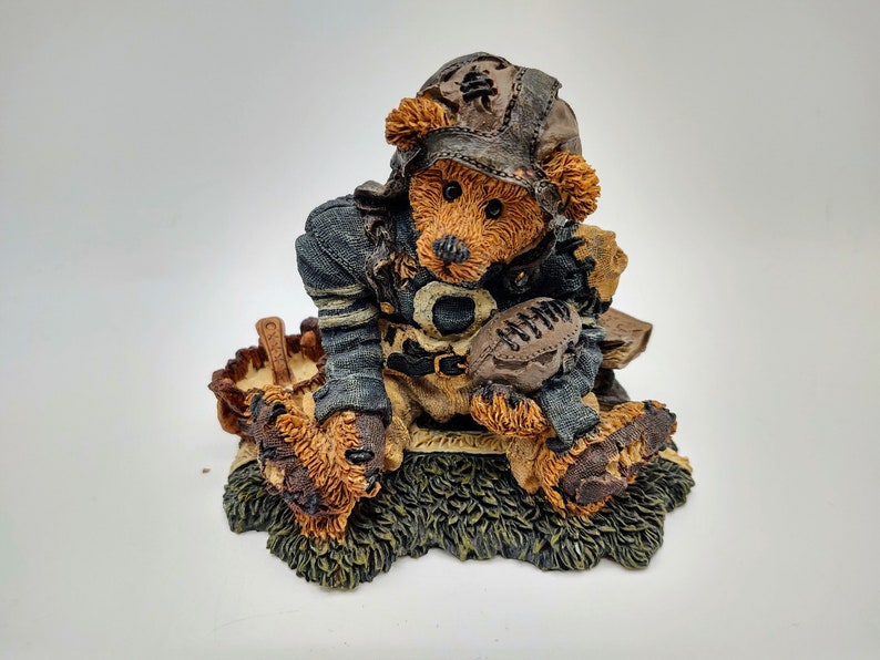 Boyds Bearstones Knute /& the Gridiron Football Player Resin Figurine