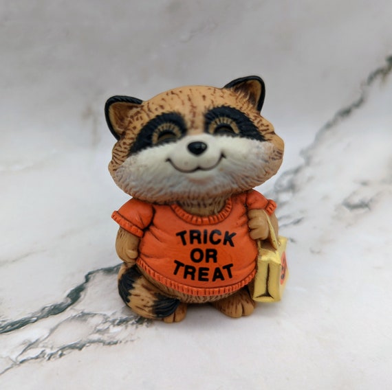 Vintage Hallmark Halloween Shirt Tales Rick Racoon Miniature 1983