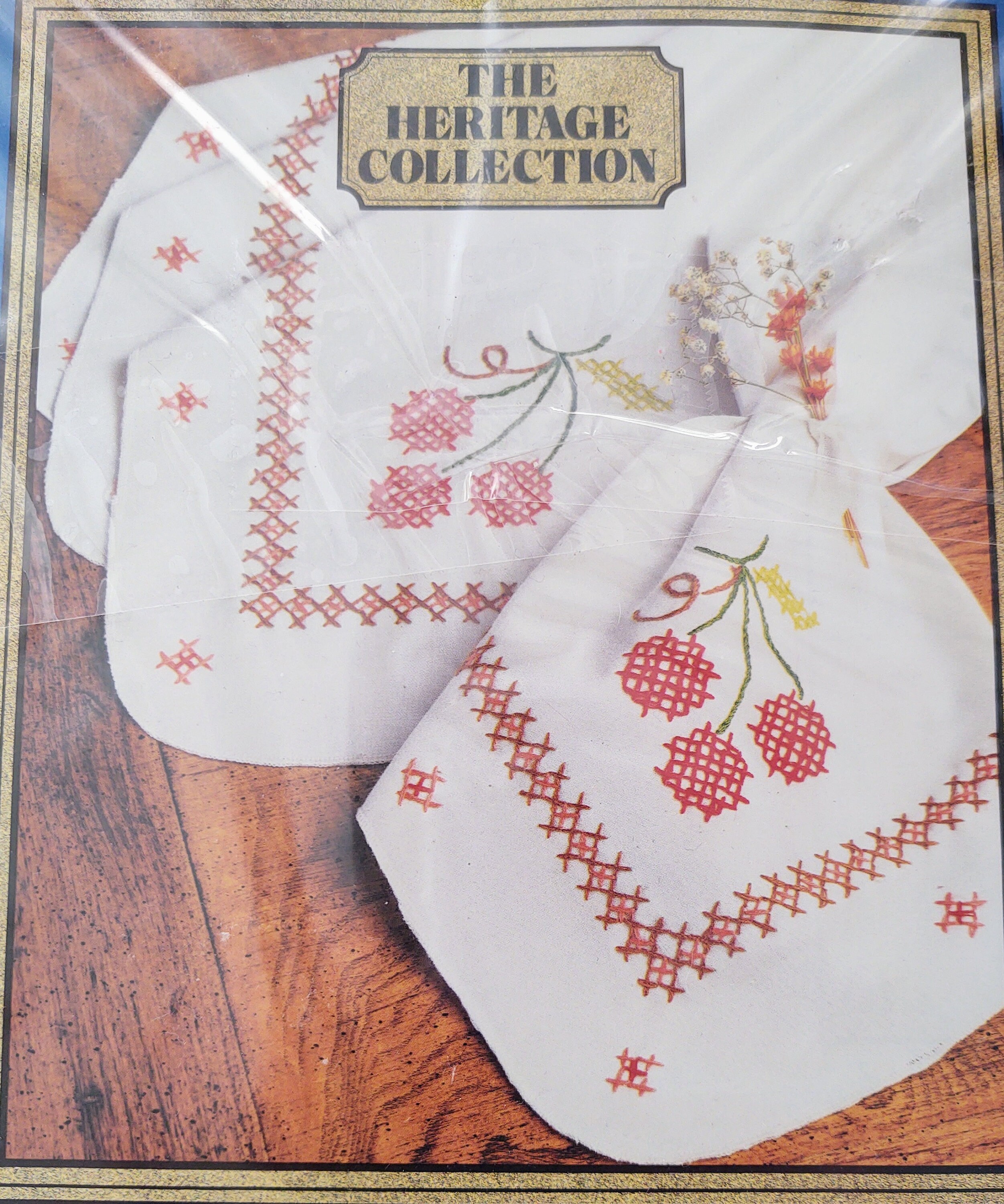 Vogart Crafts Cherry Pattern Napkin or Placemats Table Linens Etsy