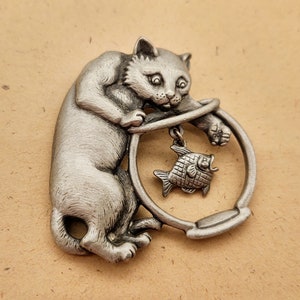 Vintage JJ Pewter Cat with Fishbowl Brooch