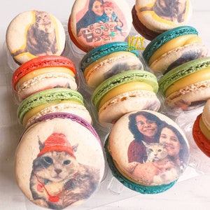 Picture French Macarons - Logo/ Cat, Family Pictures, Christmas Gift - Personalize Macarons Gift - Choose your flavors - Edible printer