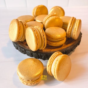 Gold French Macarons Gift - 12- Choose your flavors - Edible Macaroons - Customized Box - French Cookies - New Year Macarons