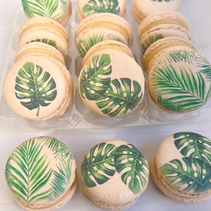Tropical Leaf French Macarons 12 or 24 - Choose your flavors - Tropical Palm Leafs Macarons - French Cookies - Summer cookies Macarons