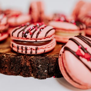 6 Strawberry Covered Chocolate French Macarons Valentine&#39;s Day - Gift Box - Valentines Gift Heart Macarons - Valentine&#39;s Chocolate