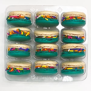 Fruity Pebbles French Macarons - 6,12 or 24 - French Fruity Pebble Cereal Cookies Flavor Macaroons - White/Blue Macrons