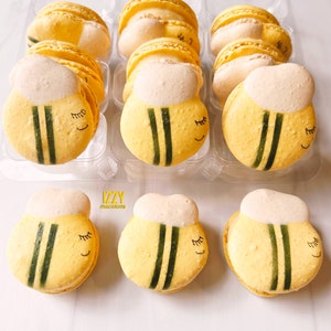 Bees Macarons 12 or 24 - Choose your flavors - Edible Macaroons - French Cookies - Honey Bees cookies Macarons