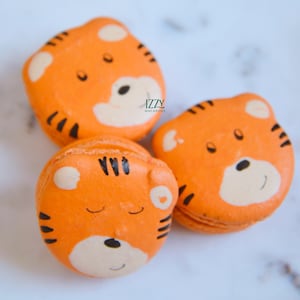 Baby Tiger French Macarons 12 or 24 - Choose your flavors - Edible Macaroons - French Cookies - Tiger Zoo Animals cookies Macarons