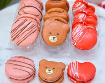 VD French Macarons Valentine's Day - Gift Box - Valentines Gift Teddy Bear, Heart Macarons, Strawberry Macaroons Heart Valentine's Gift