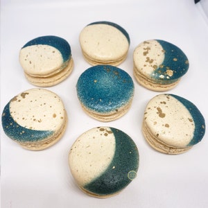 Moon Phases French Macarons - 6, 12 or 24 - Choose flavors Macaroons - Cookies Gifts Moon Gold Splash Star Macarons Cookies