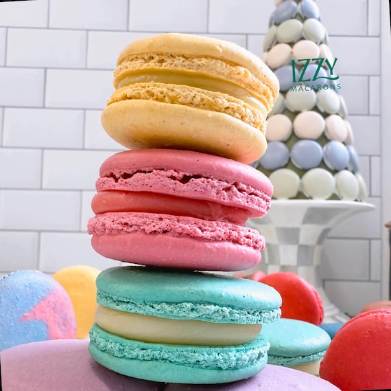 Customized your Colors Box French Macarons Gift - Choose your Colors/flavors - ICE PACK - Summer SAFE- Edible Macaroons - French Cookies