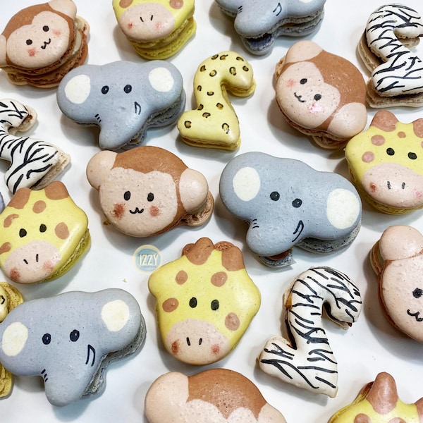 Zoo Animals French Macarons 12 or 24 - Choose your flavors - Elephant Giraffe Monkey Macarons - French Cookies - Animals cookies Macarons