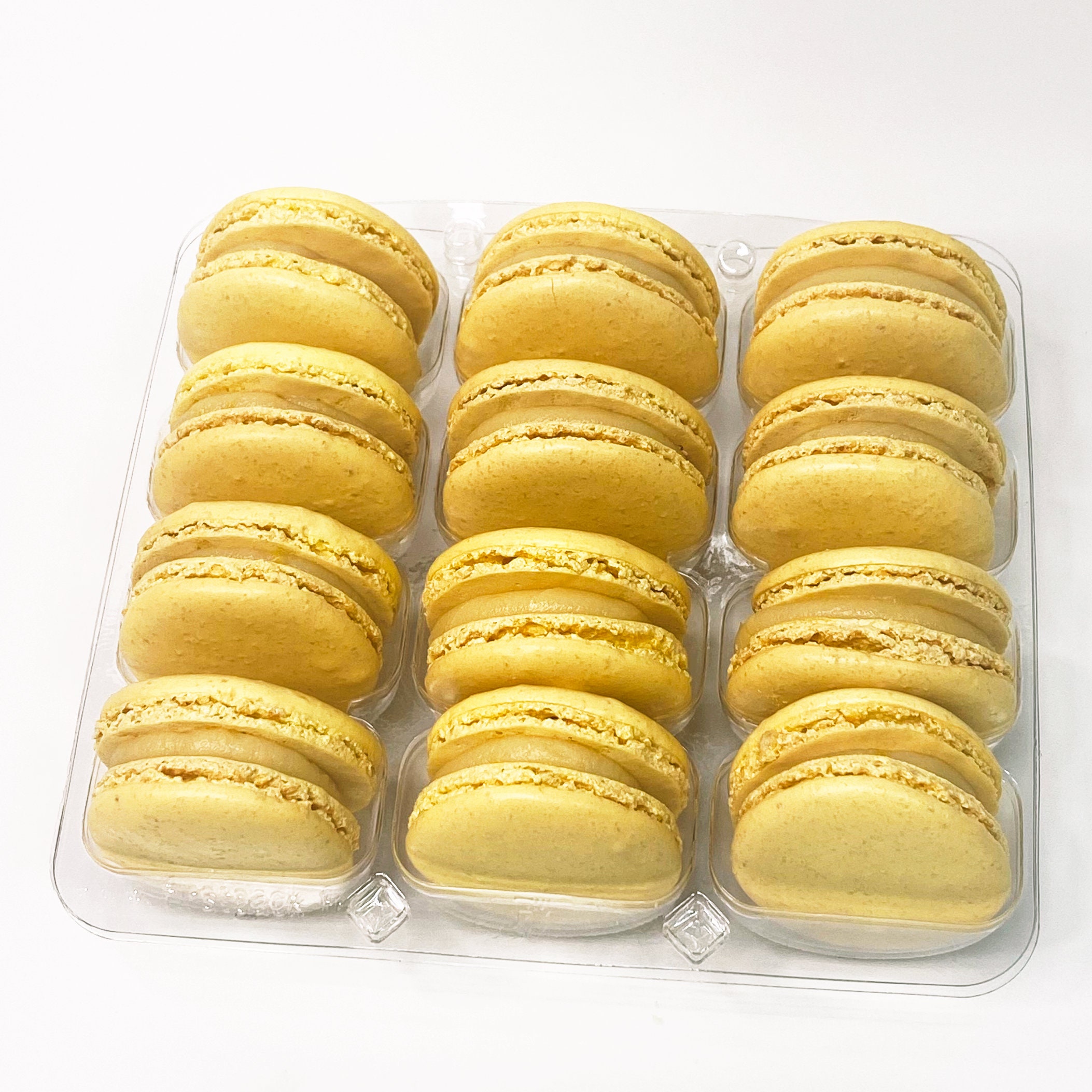 macaronです Lemon French Macarons - 6.12 or 24 - French Yellow Macaroons