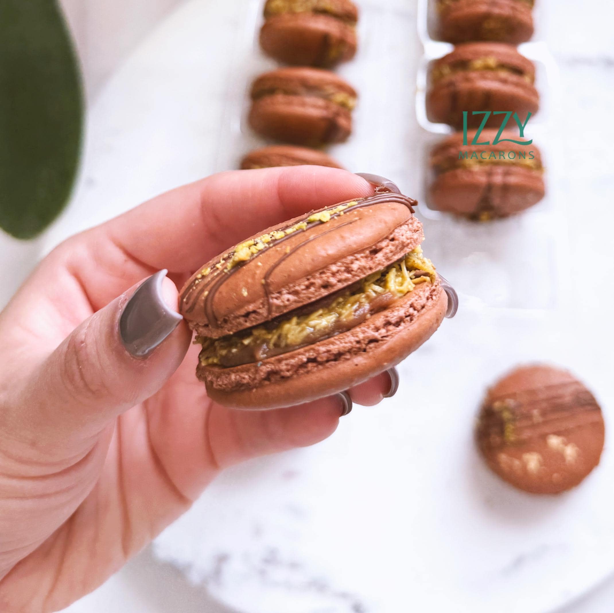 Dubai Chocolate Macarons - Knafeh Chocolate - Valentine's Day Gift - Gift Box - Pistachio Macarons, Kunafa pistachio Milk chocolate